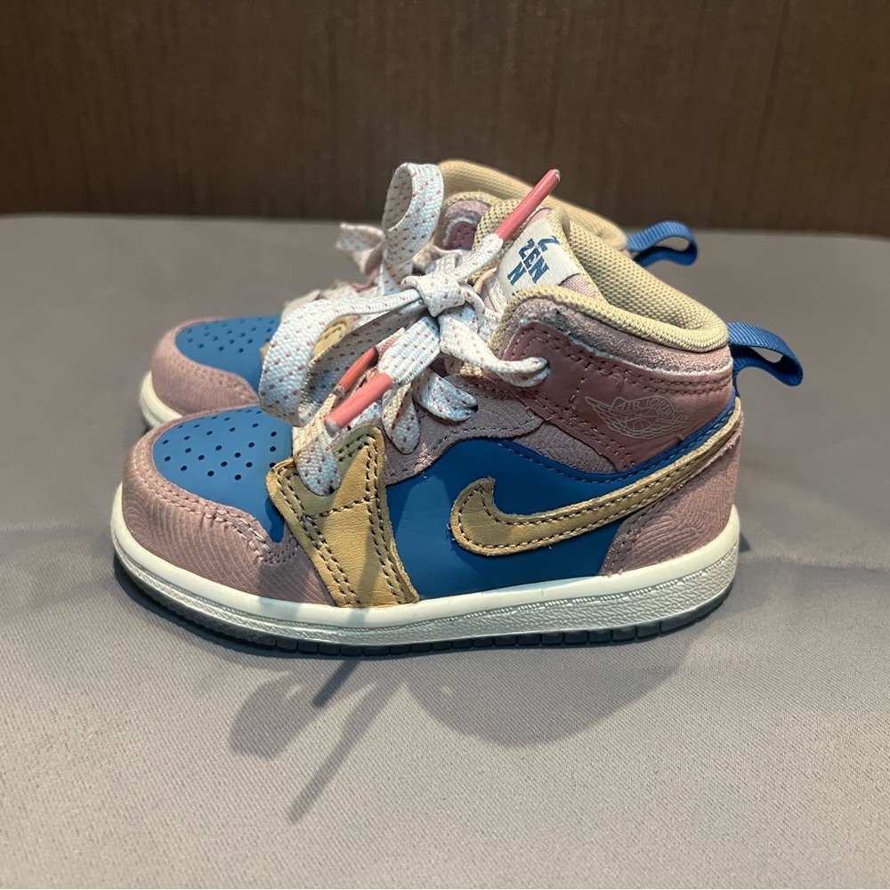 Jordan 1 Mid - Picture 4 of 5